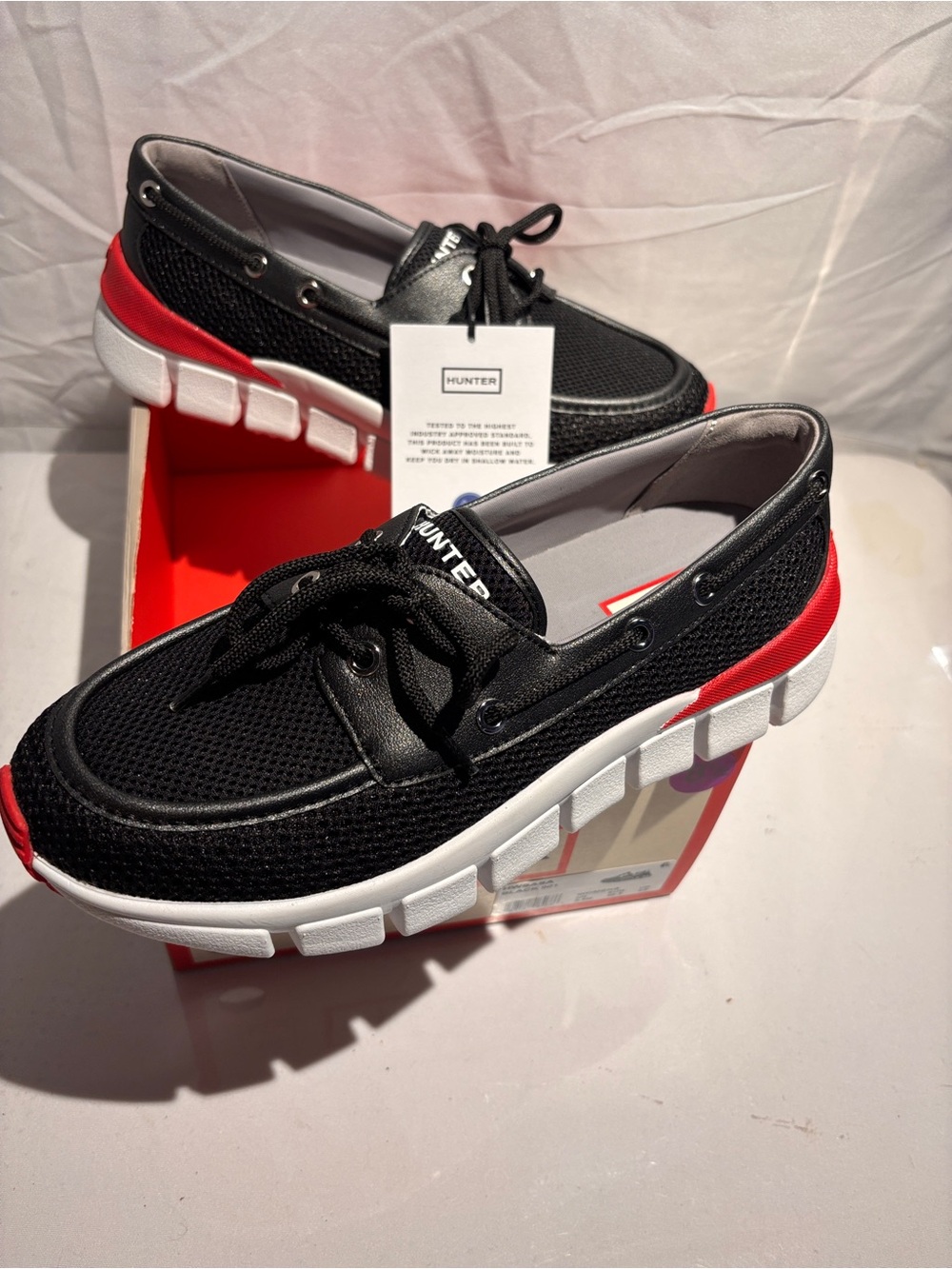 HUNTER WOMEN'S SASA BOAT SHOES BLACK WHITE RED SIZE 8.5